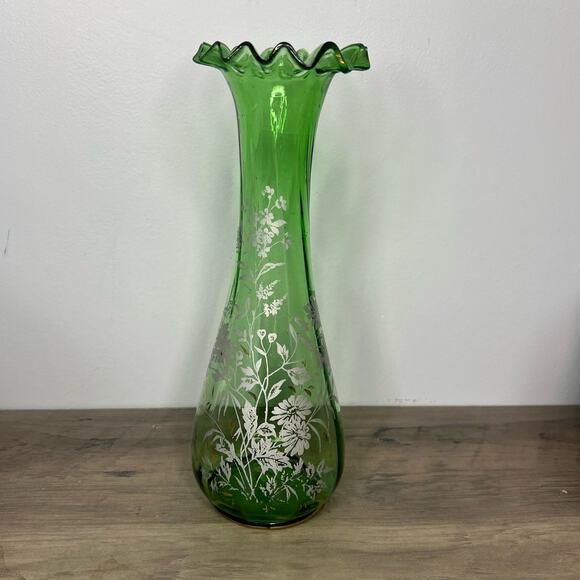 Vintage Green Handblown and Painted white and gold ruffle vase - Picture 1 of 7